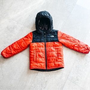 Boys size 6 The North Face Reversible jacket